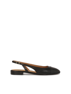 Černé lodičky s plochou podrážkou a vykrojeným svrškem