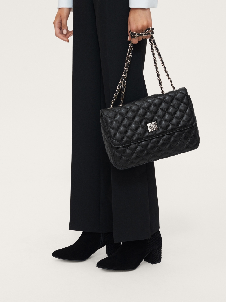 Prošívaná taška s řetízkem propleteným koženým řemínkem VIDIA