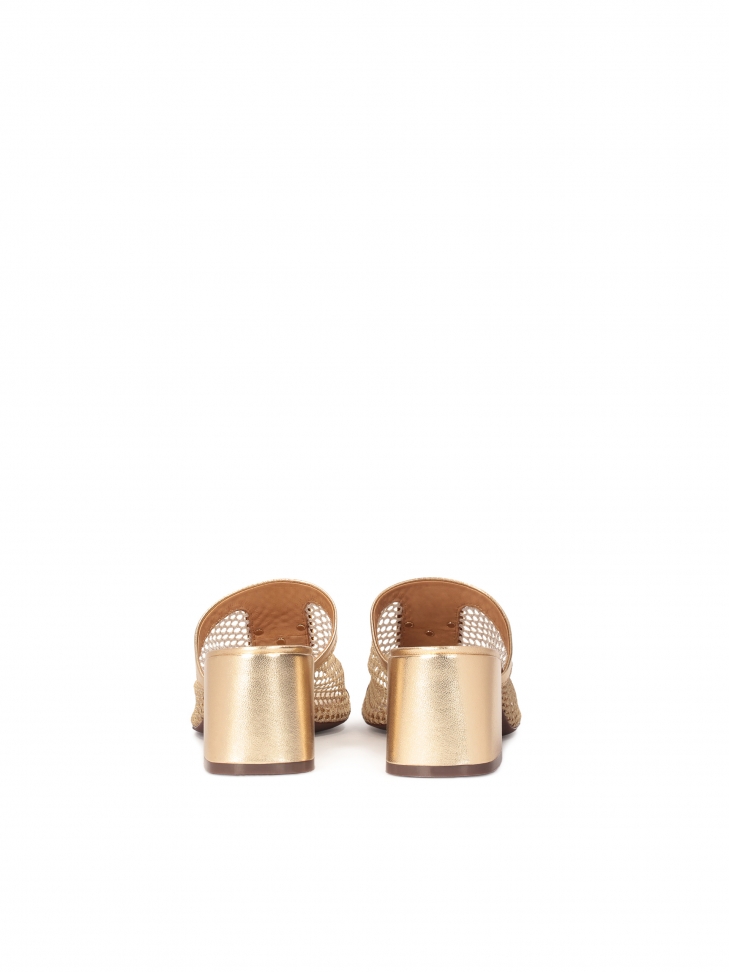 Ažurové zlaté mulety zdobené monogramem SAGE