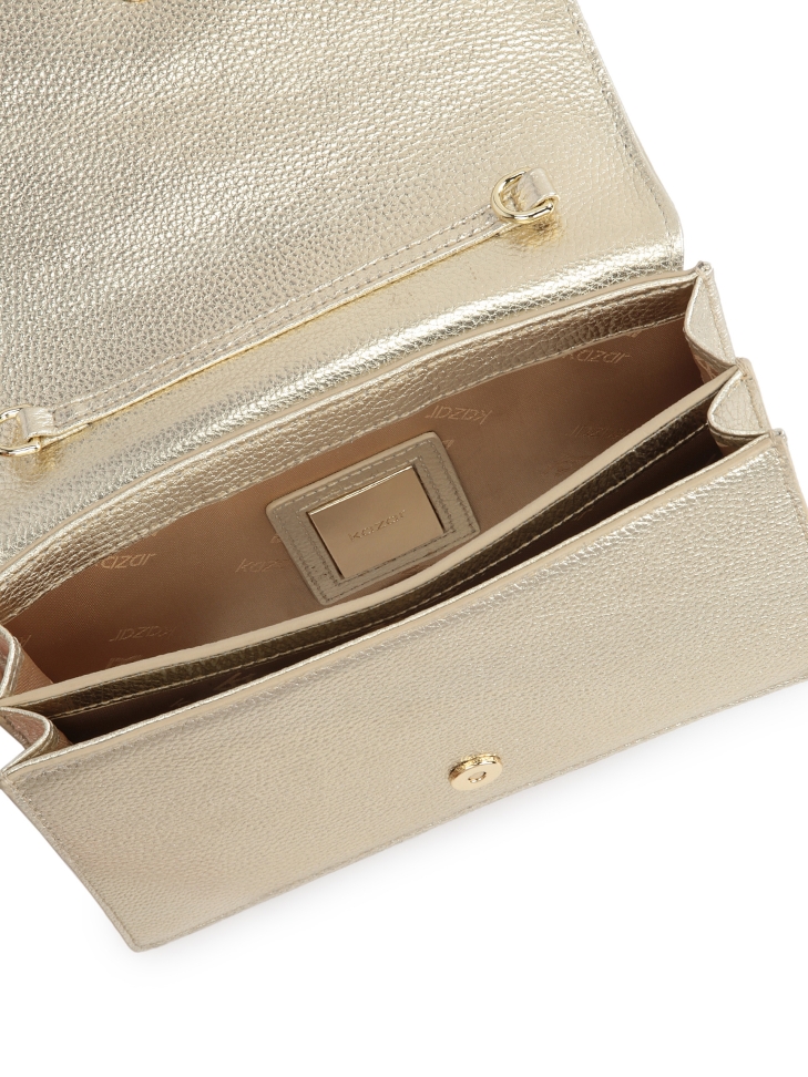 Malá zlatá taška na řetízku s velkým monogramem ADELINE