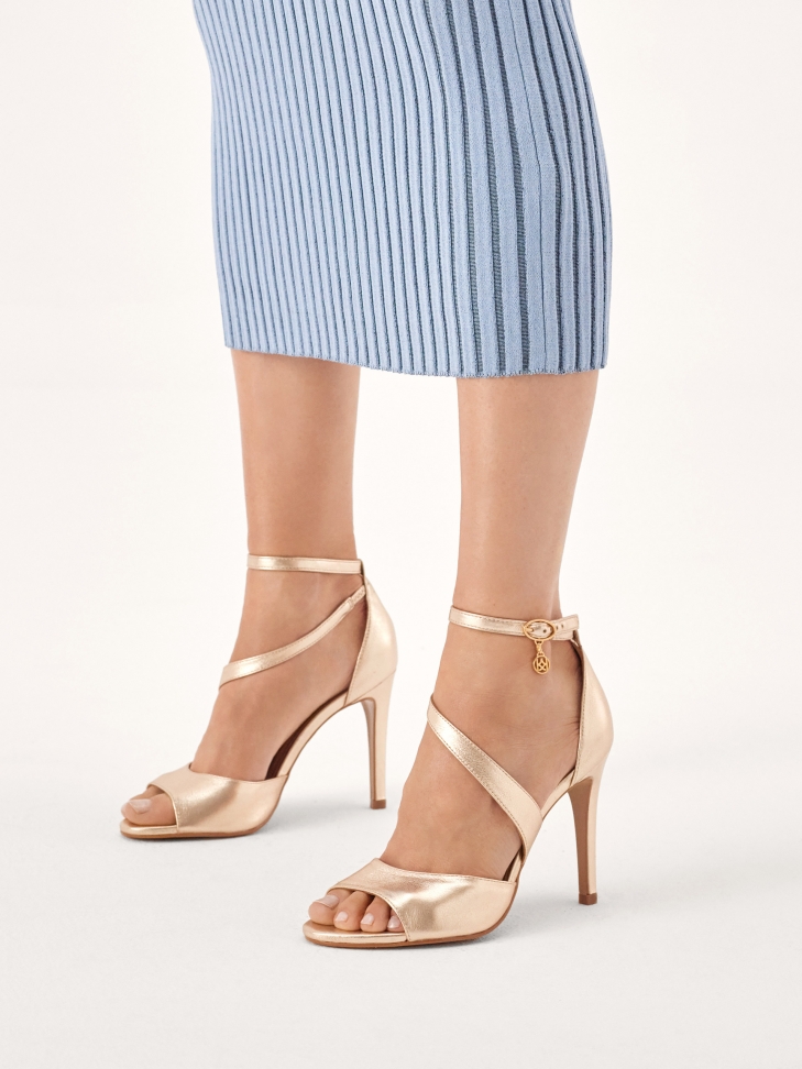 Sandály se zlatým plným podpatkem MEGAN
