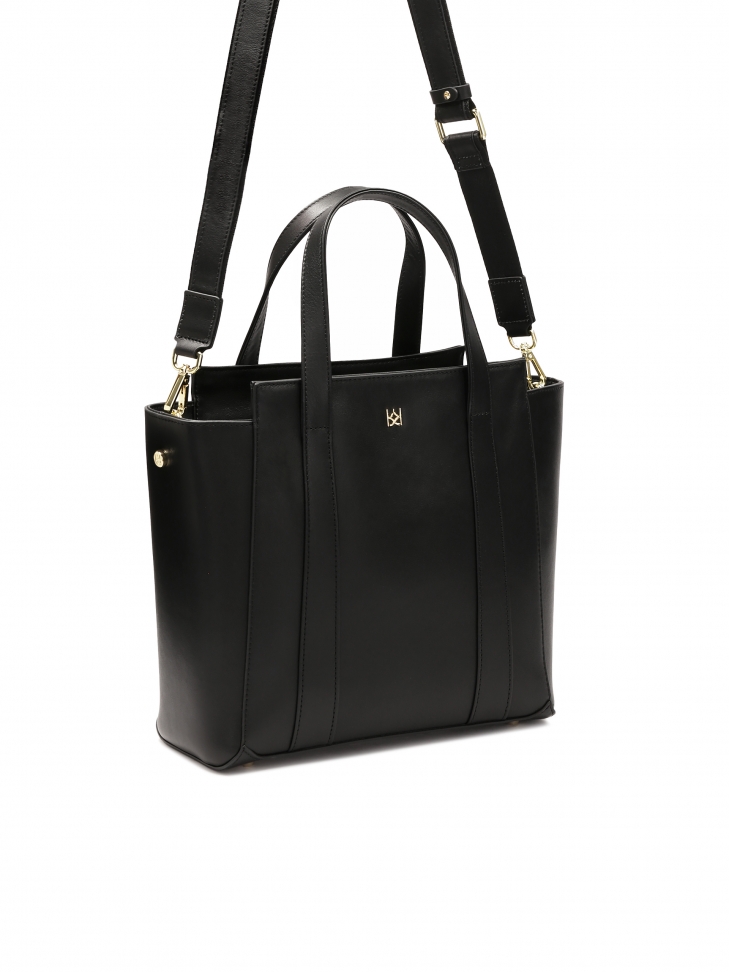 Černá taška přes rameno ve tvaru lichoběžníku STEPHIE