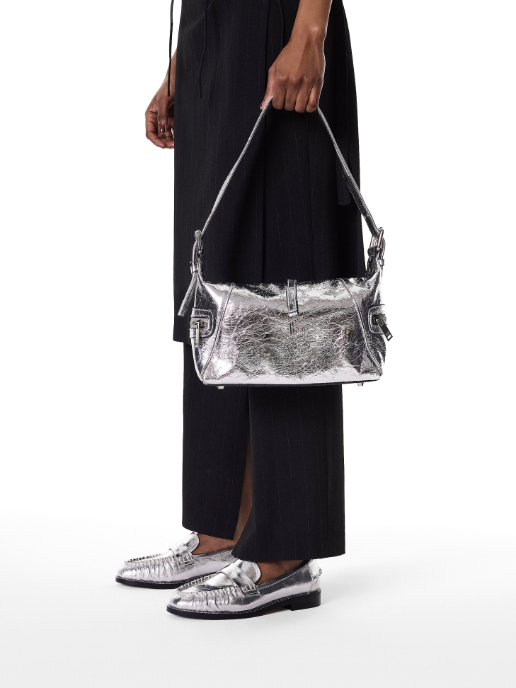 Kožená kabelka ve stříbrné metalické barvě BRIANA