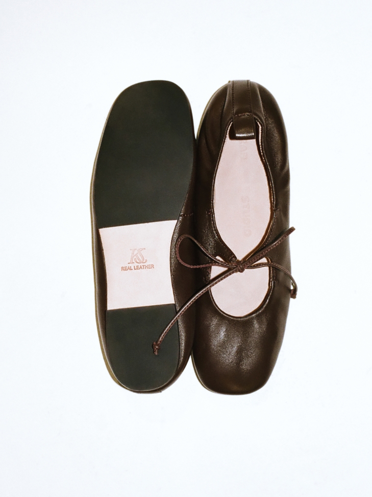 Tmavě hnědé baleríny s uvázanými tangy  KS AVRIL