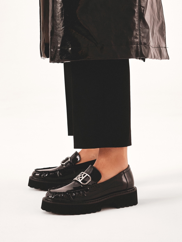 Mokasíny s hrubší podrážkou a zvrásněným svrškem ESSEN