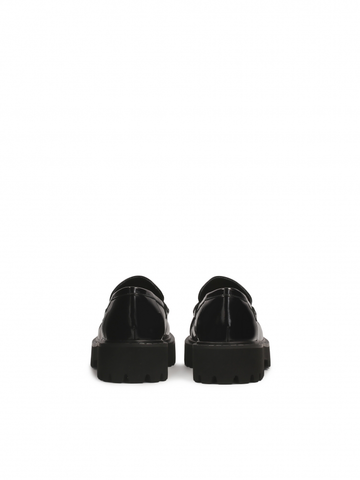 Mokasíny s hrubší podrážkou a zvrásněným svrškem ESSEN