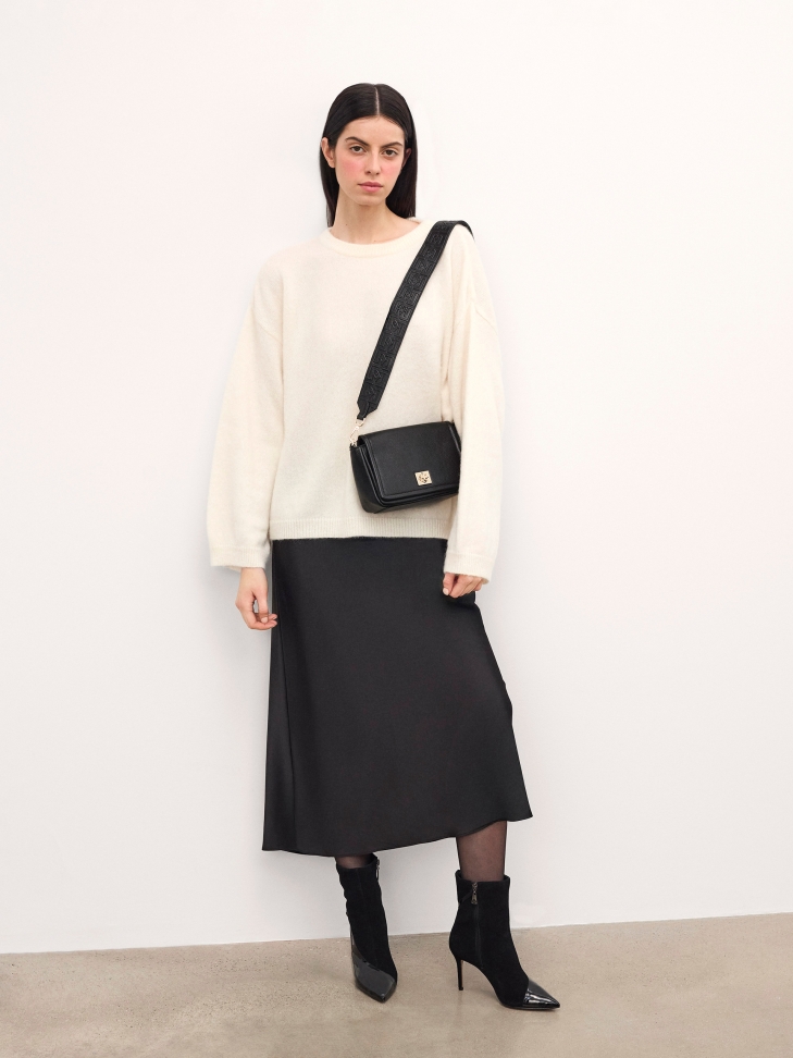 Malá černá kožená kabelka s klopou ZIRELIA