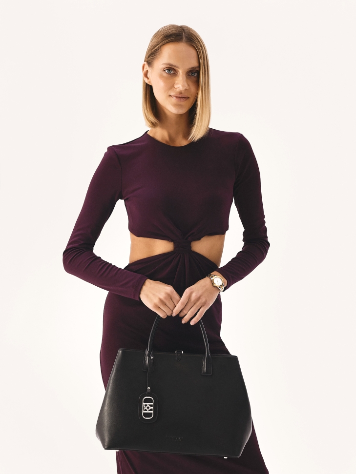 Černá kožená kabelka v minimalistickém stylu NOELLA