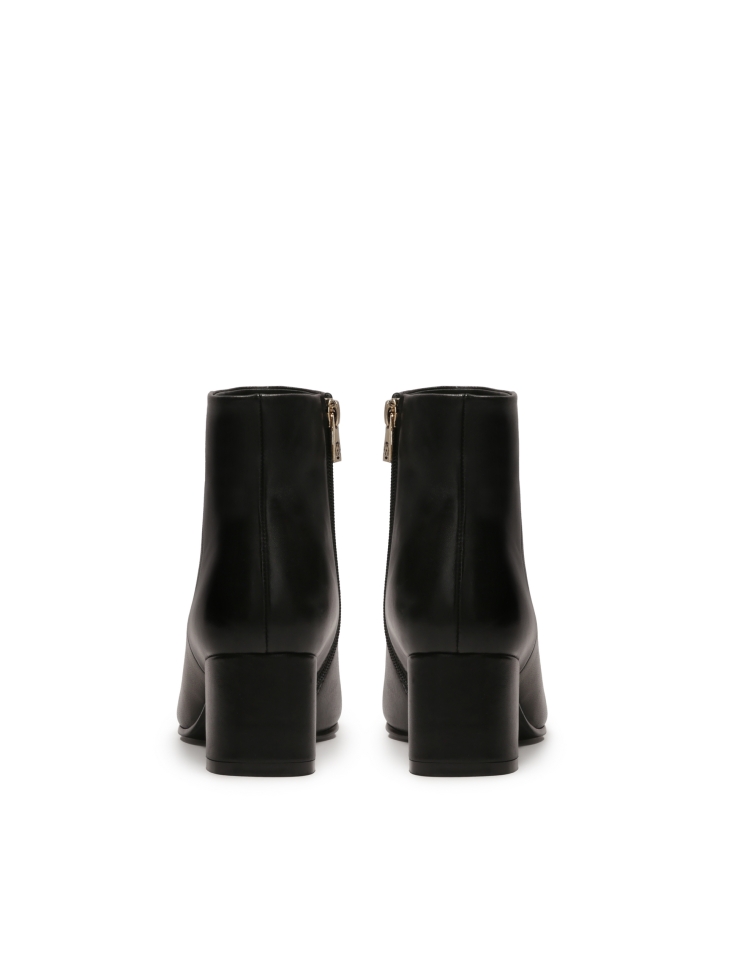 Černé kožené boty na sloupku ERDA